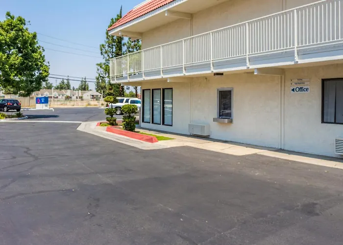 Motel 6 Bakersfield, Ca - Convention Center