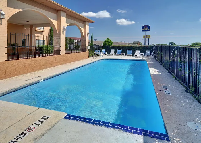Super 8 By Wyndham Decatur Texas