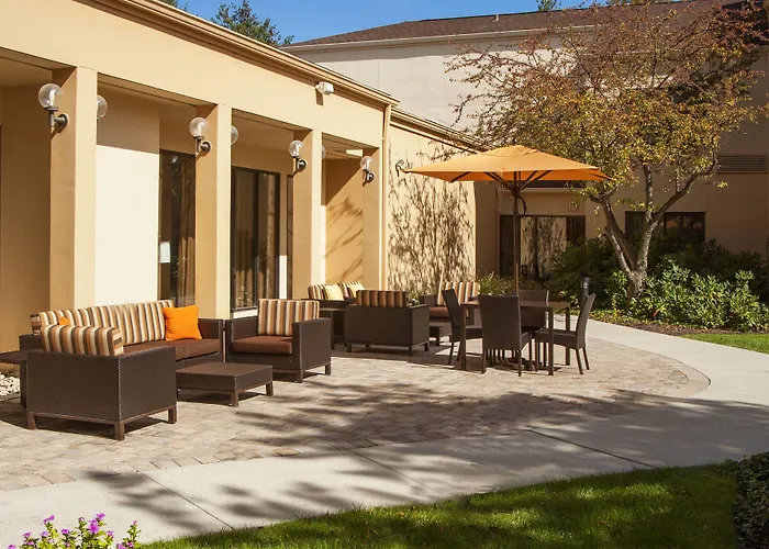 Courtyard By Marriott Charlottesville