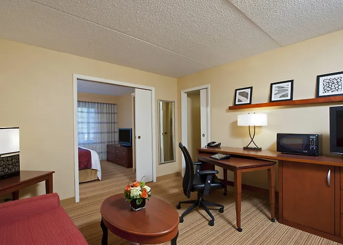 Elmhurst Cheap Hotels