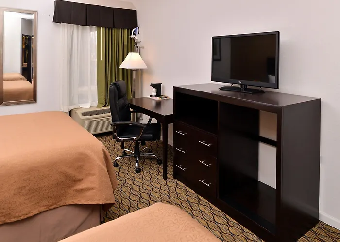 Quality Inn & Suites Matteson Near I-57