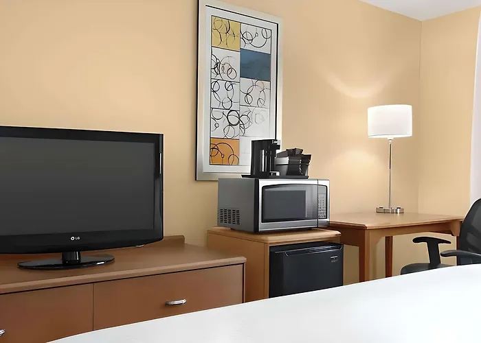 Dubuque Inn And Suites