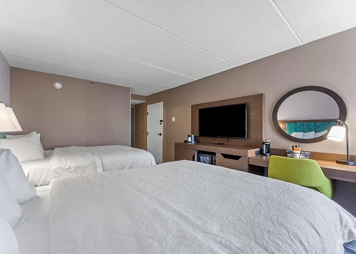 Hampton Inn Cleveland-Westlake