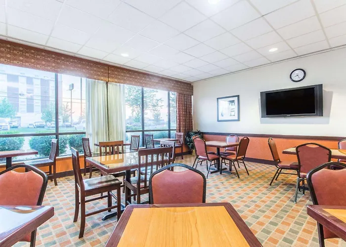 Baymont By Wyndham Cincinnati Sharonville