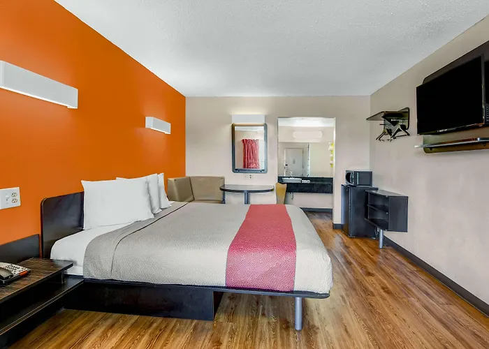 Motel 6-Calhoun, Ga