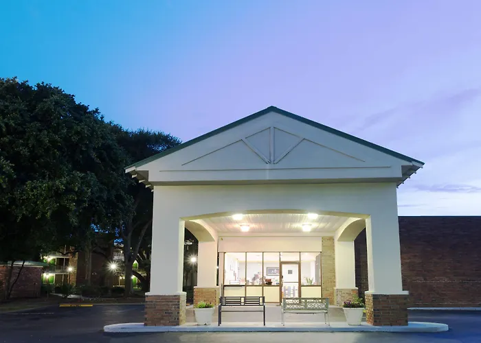 Days Inn By Wyndham Mt Pleasant-Charleston-Patriots Point