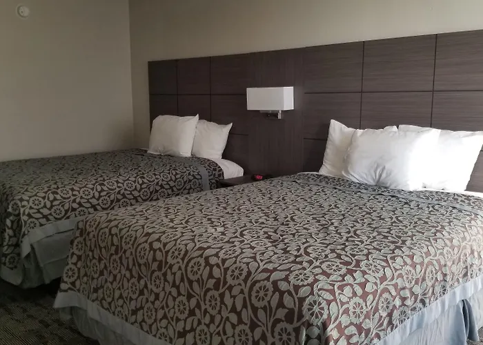 Days Inn & Suites By Wyndham Charleston Airport West