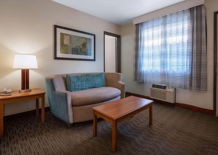 Days Inn By Wyndham Encinitas Moonlight Beach
