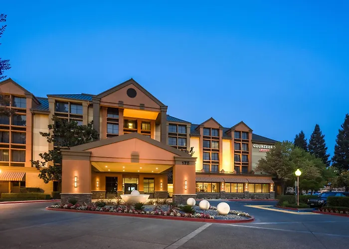 Courtyard By Marriott Santa Rosa