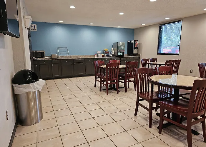 Days Inn By Wyndham College Park Airport Best Road