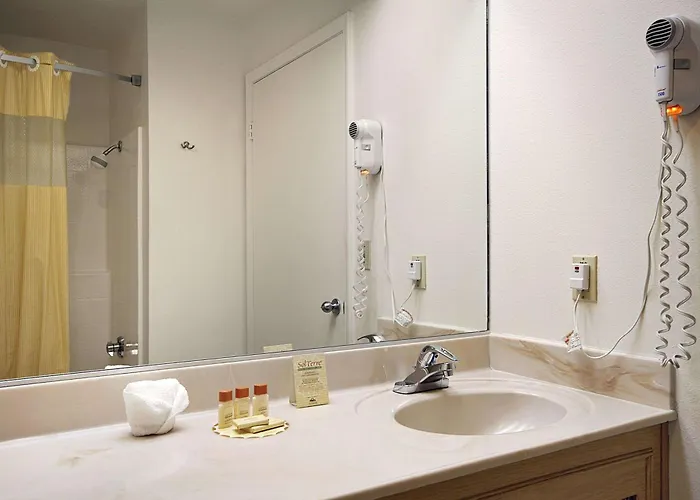 Days Inn By Wyndham Riverside Tyler Mall
