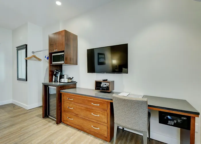 Strathcona Hotel
