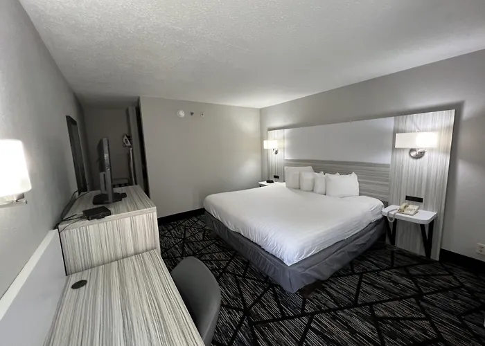 Baymont By Wyndham Peoria