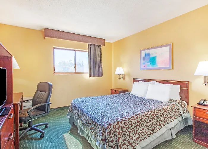 Days Inn By Wyndham Canastota Verona