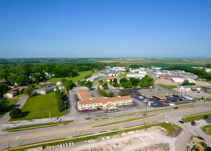Days Inn By Wyndham Davenport Ia