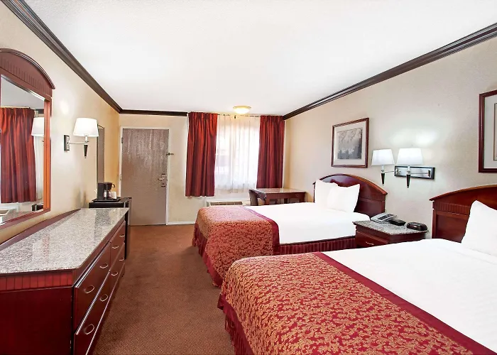 Ramada By Wyndham Pasadena