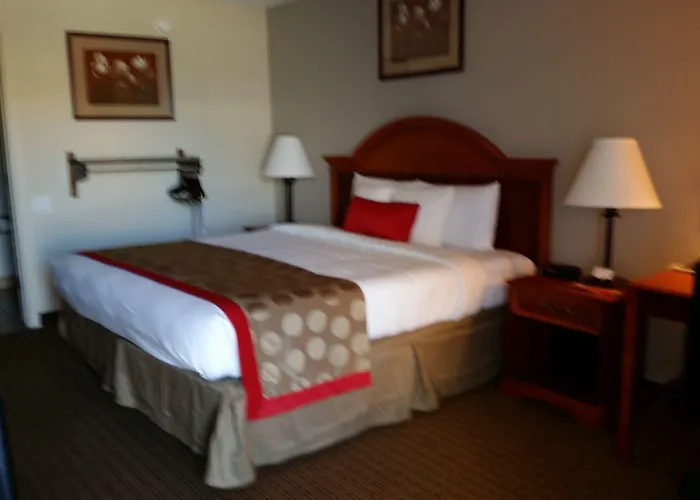 Iberia House & Suites