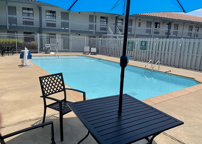 Quality Inn & Suites Tuscaloosa Near University