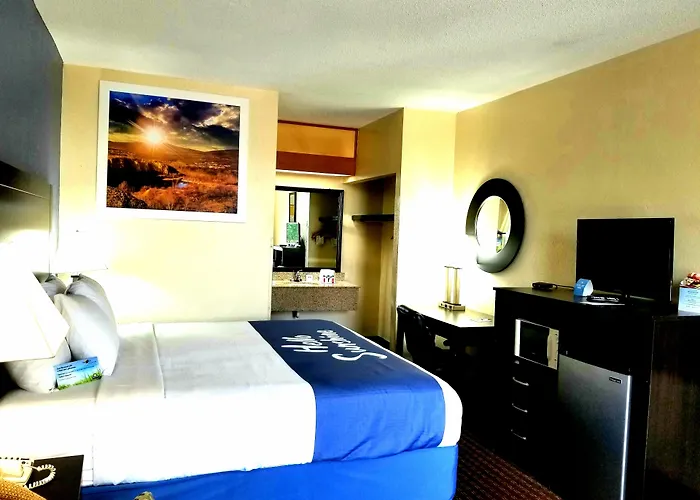 Days Inn By Wyndham Easley West Of Greenville/Clemson Area