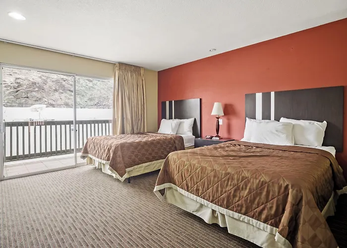 Sol Springs Inn