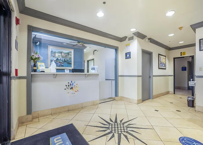 Days Inn & Suites By Wyndham Webster Nasa-Clearlake-Houston