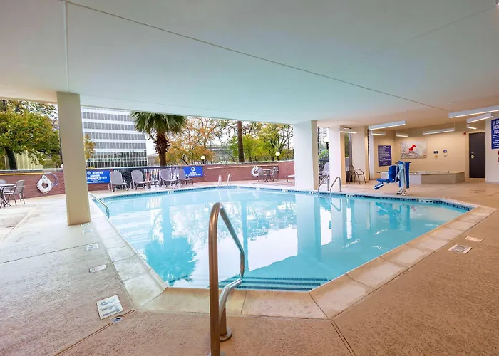 Drury Inn & Suites Houston Galleria