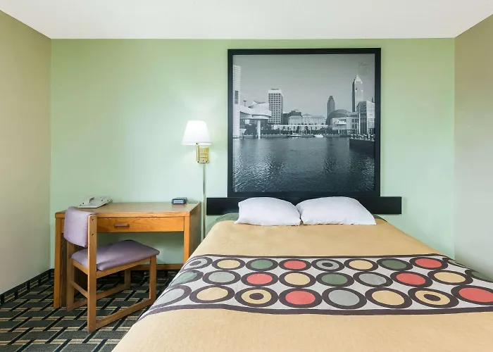 Super 8 By Wyndham Twinsburg/Cleveland Area