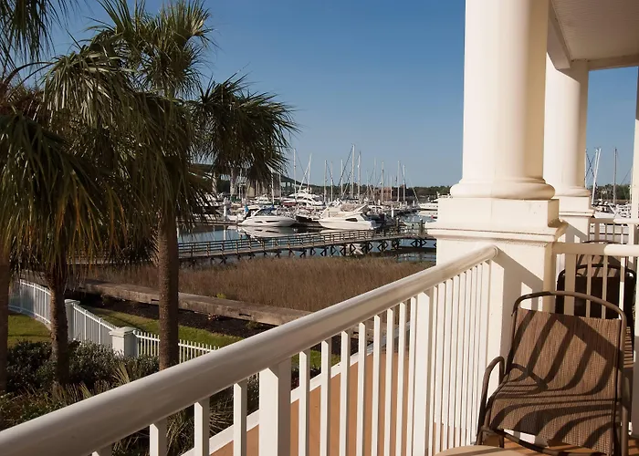 Courtyard Charleston Waterfront