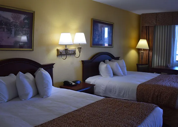 Travelodge By Wyndham Montgomery East