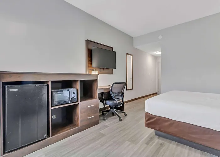 Baymont By Wyndham N Myrtle Beach - Park & Sports Complex Area