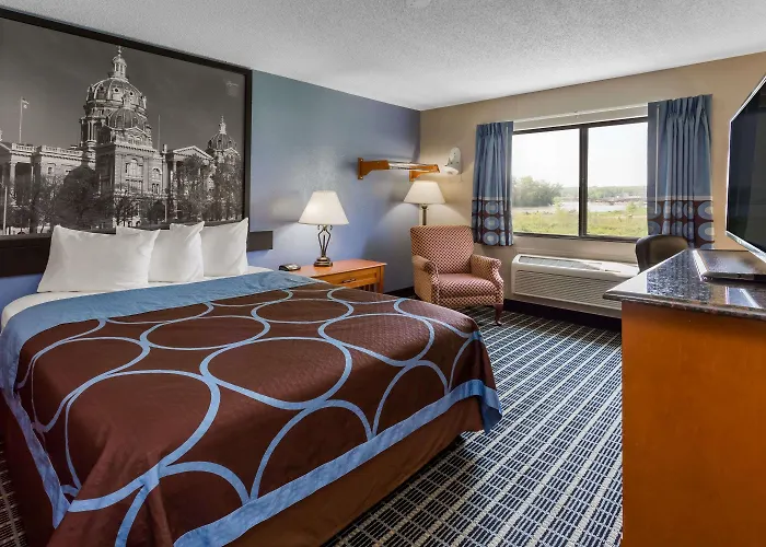 Super 8 By Wyndham Iowa City/Coralville