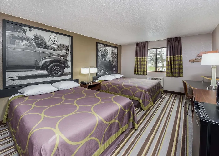Super 8 By Wyndham Bloomington Normal
