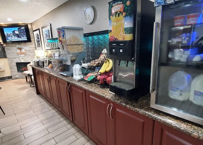 Super 8 By Wyndham Sterling Heights/Detroit Area