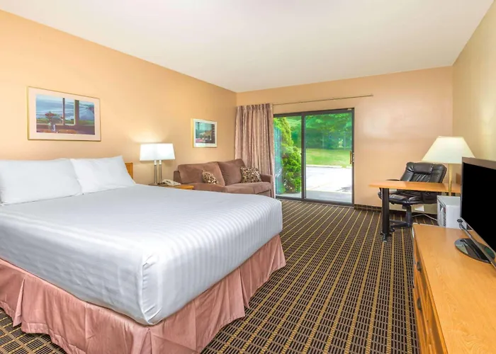 Howard Johnson By Wyndham Tillsonburg