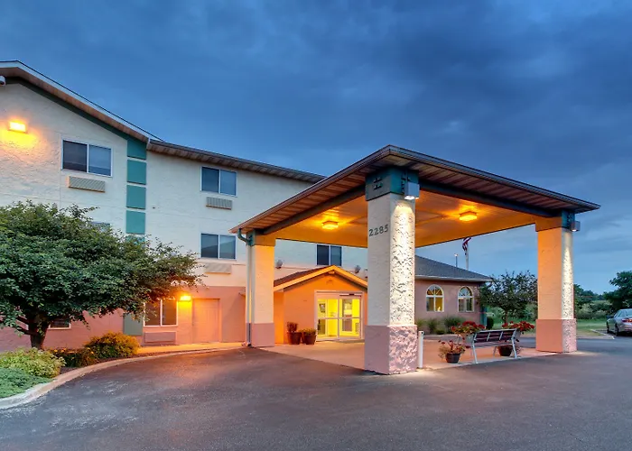 Baymont By Wyndham Galesburg