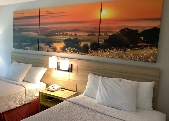 Days Inn By Wyndham Kingdom City