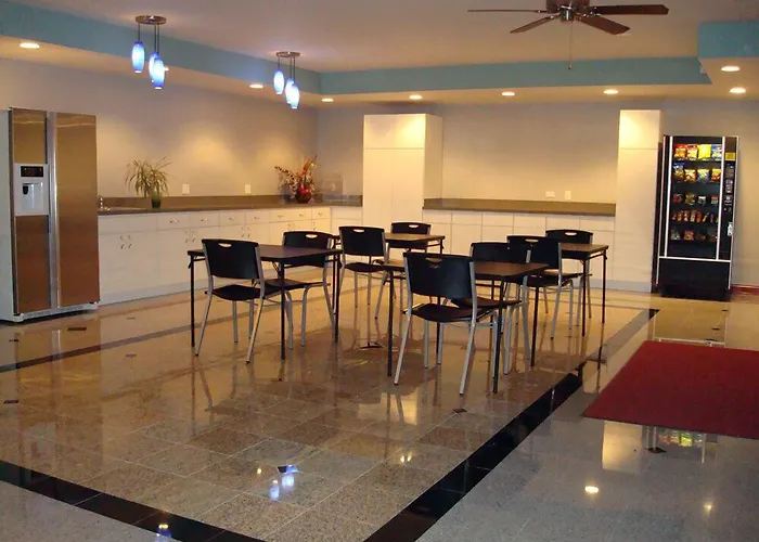 O'Hare Inn & Suites