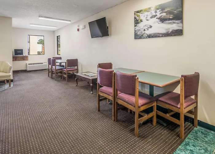 Rodeway Inn & Suites Dublin