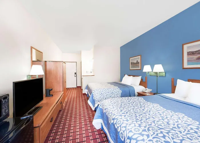 Days Inn & Suites By Wyndham Lordsburg