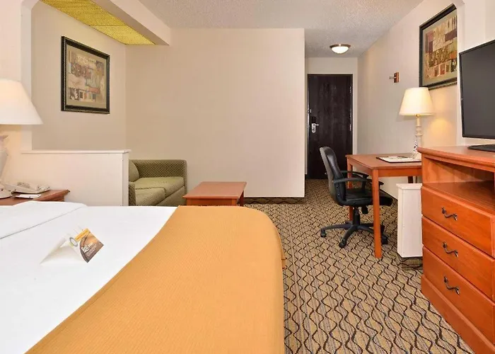 Quality Inn & Suites Jefferson City