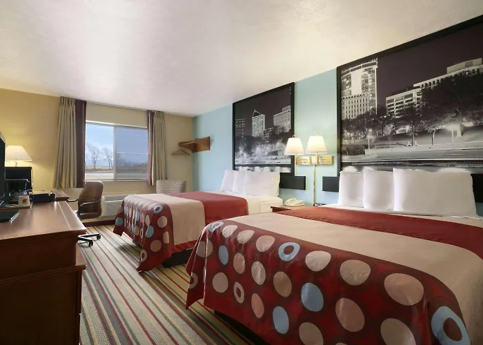 Super 8 By Wyndham Park City/North Wichita Area