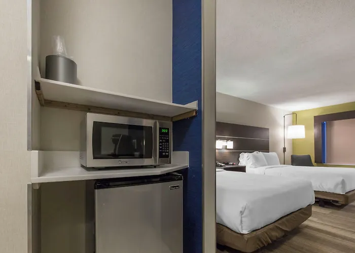 Holiday Inn Express & Suites Chicago West - St Charles By Ihg