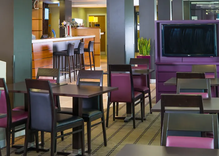 Holiday Inn Express Glasgow City Riverside By Ihg