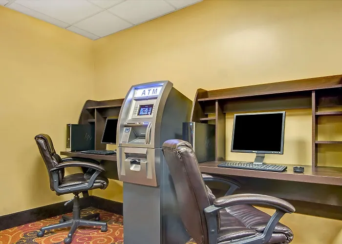 Super 8 By Wyndham Stamford/New York City Area