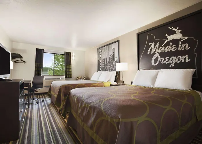 Super 8 By Wyndham Portland Airport