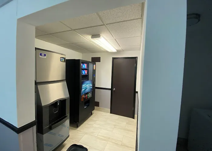 Baymont By Wyndham Oshkosh Airport