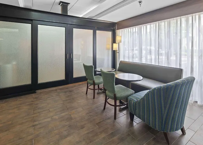 Hampton Inn Atlanta-Woodstock