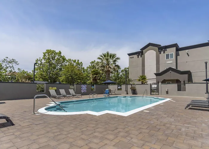 Best Western Plus Vineyard Inn