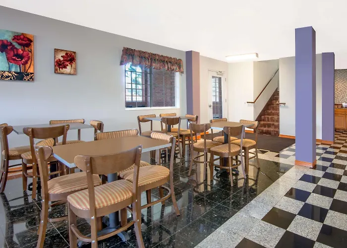 Longhorn Inn & Suites