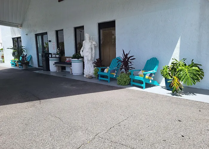 Beachside Hotel